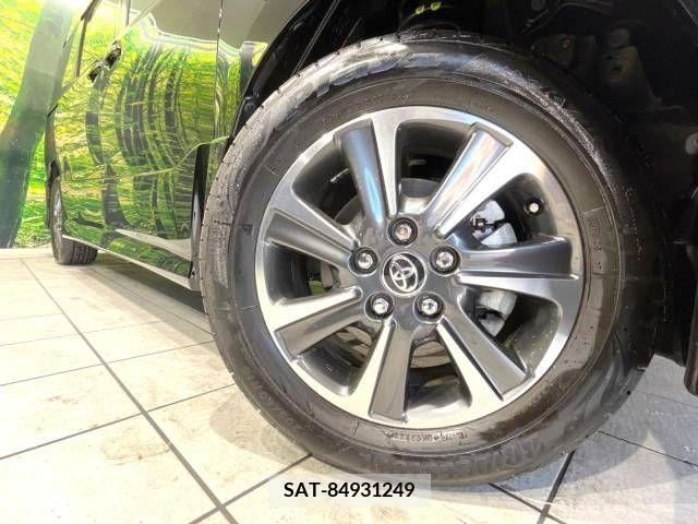 Toyota VOXY 2017-12 289049-14