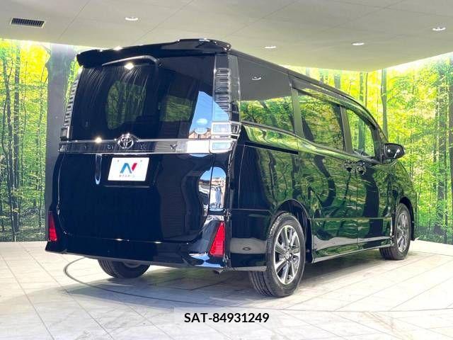 Toyota VOXY 2017-12 289049-18