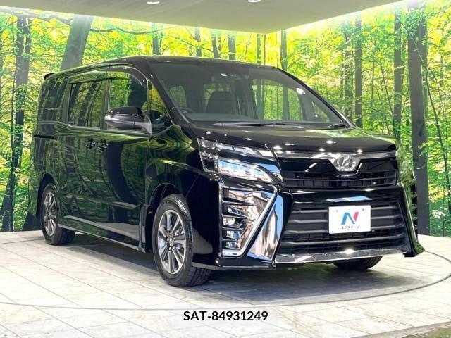 Toyota VOXY 2017-12 289049-17