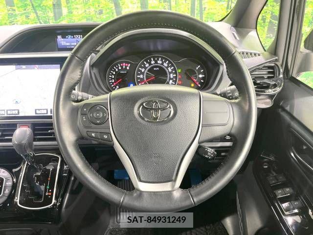 Toyota VOXY 2017-12 289049-12