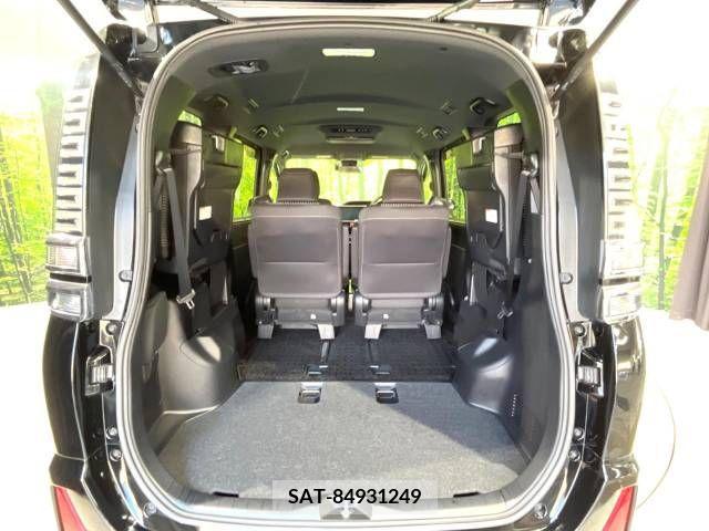 Toyota VOXY 2017-12 289049-11