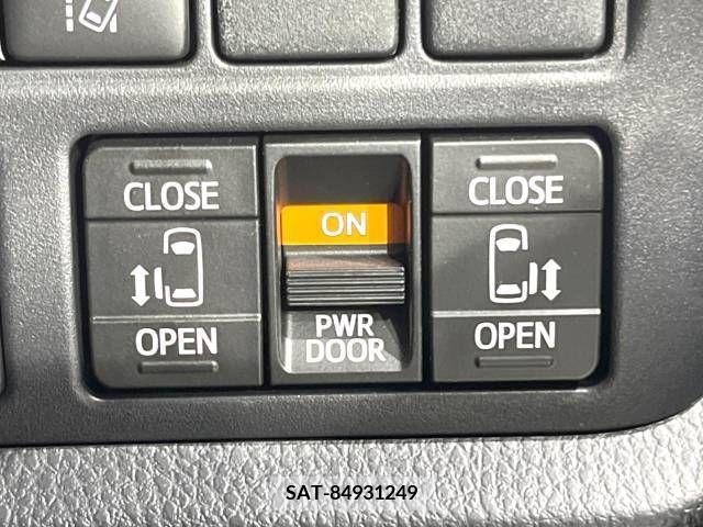 Toyota VOXY 2017-12 289049-3