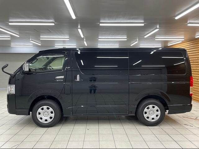 Toyota HIACE VAN 2023-04 196464-15