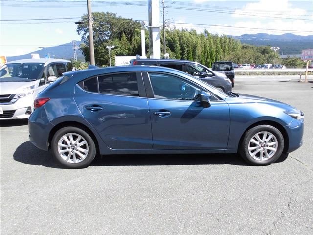 Mazda AXELA SPORT 2017-02 182208-2