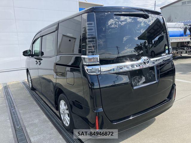 Toyota VOXY 2018-07 202844-6