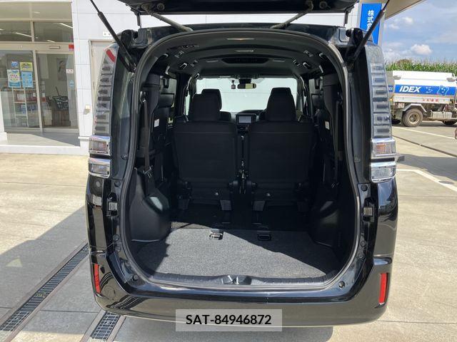 Toyota VOXY 2018-07 202844-8