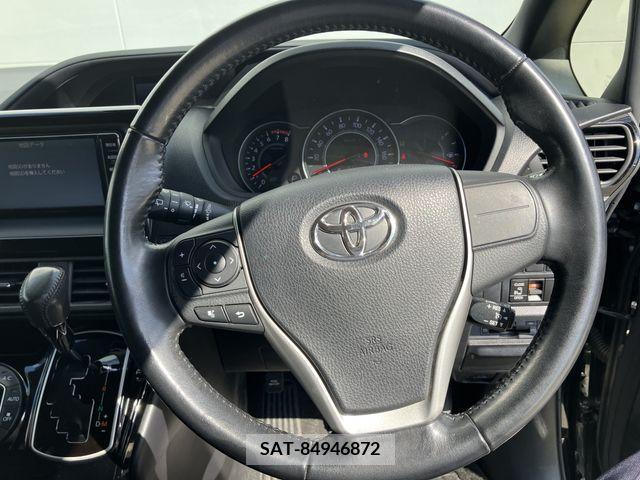 Toyota VOXY 2018-07 202844-9