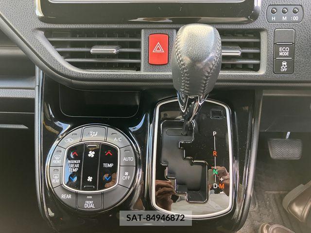 Toyota VOXY 2018-07 202844-12