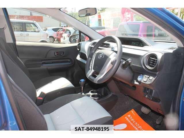 Toyota AQUA 2013-11 337411-8