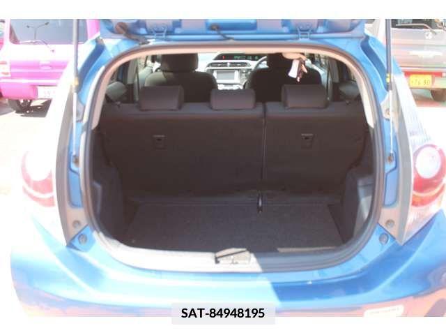 Toyota AQUA 2013-11 337411-7