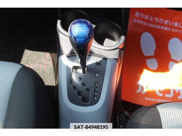 Toyota AQUA 2013-11 337411-18