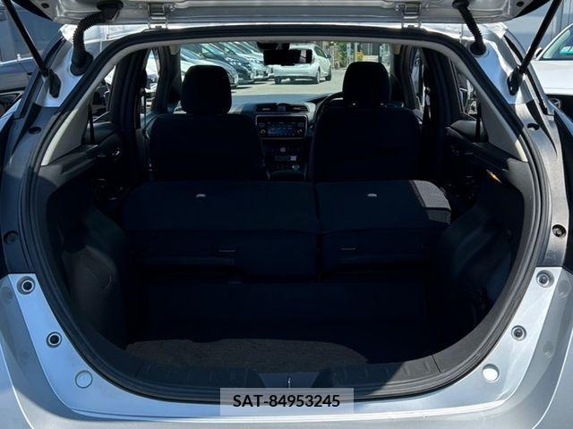 Nissan LEAF 2017-10 367059-18