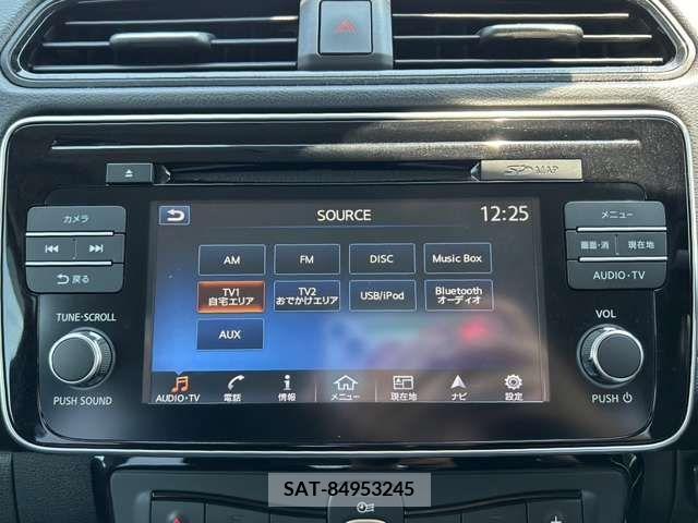 Nissan LEAF 2017-10 367059-8