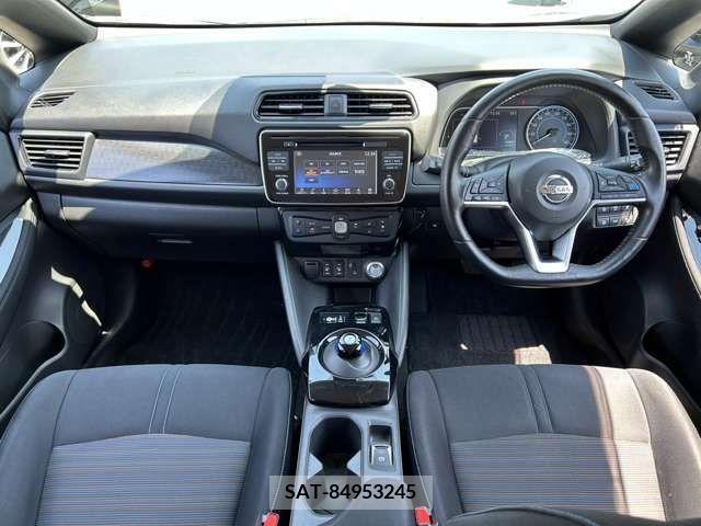 Nissan LEAF 2017-10 367059-6