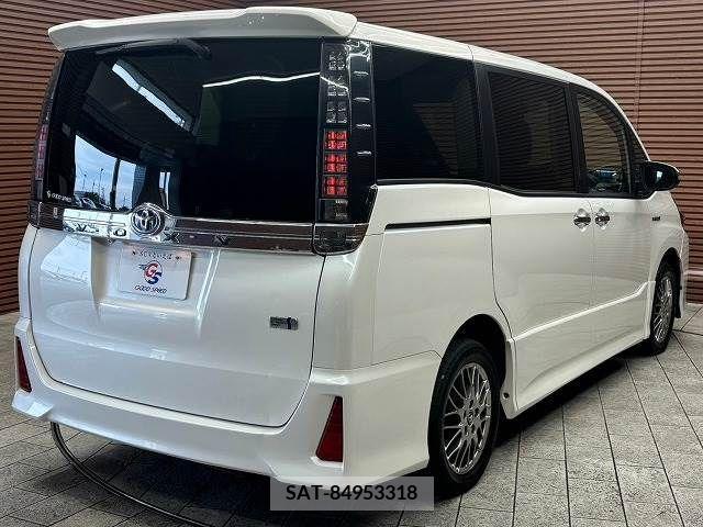 Toyota VOXY HYBRID 2017-01 331874-15