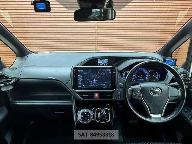 Toyota VOXY HYBRID 2017-01 331874-1
