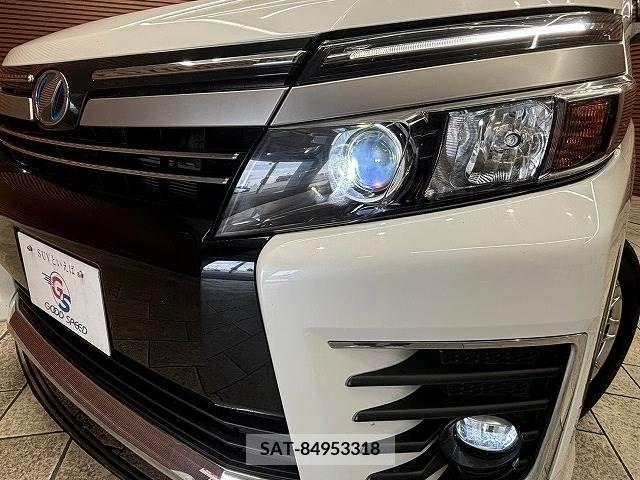 Toyota VOXY HYBRID 2017-01 331874-19