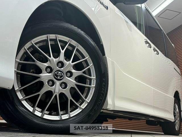 Toyota VOXY HYBRID 2017-01 331874-18