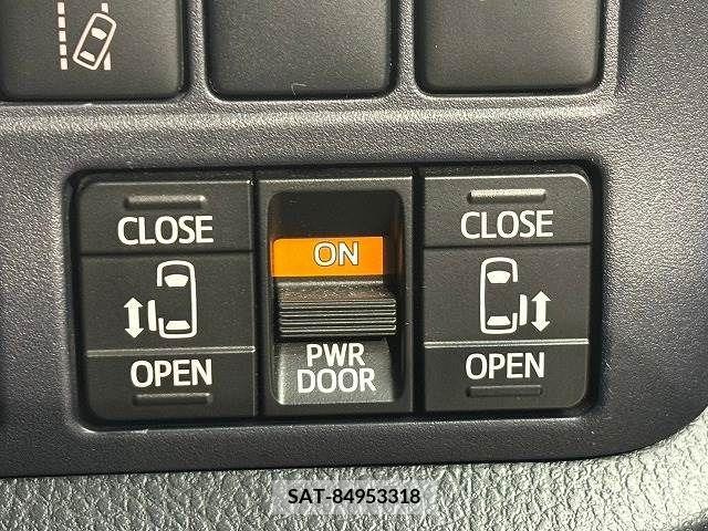 Toyota VOXY HYBRID 2017-01 331874-7