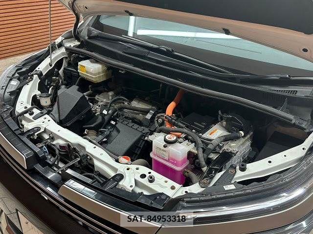 Toyota VOXY HYBRID 2017-01 331874-17