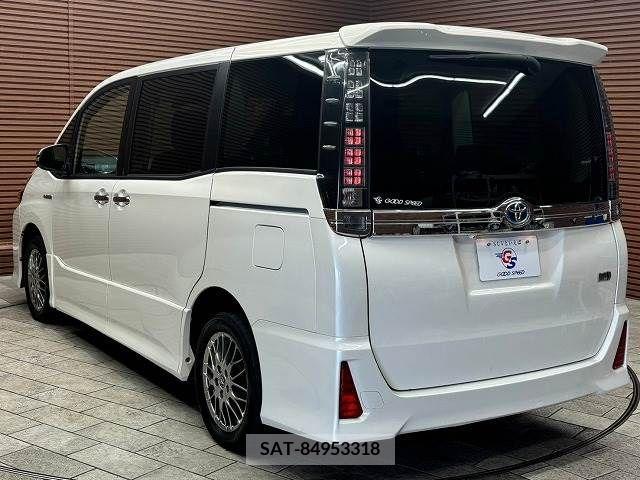 Toyota VOXY HYBRID 2017-01 331874-16