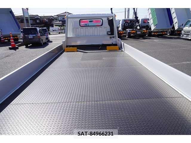 Mitsubishi CANTER 2022-10 264338-18
