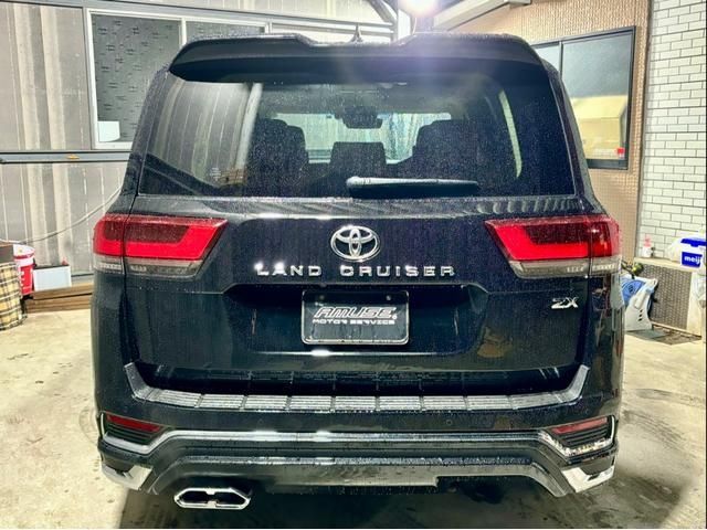 Toyota LAND CRUISER 2023-06 182941-3