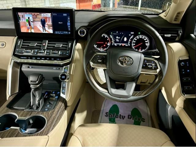 Toyota LAND CRUISER 2023-06 182941-6