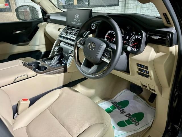 Toyota LAND CRUISER 2023-06 182941-7
