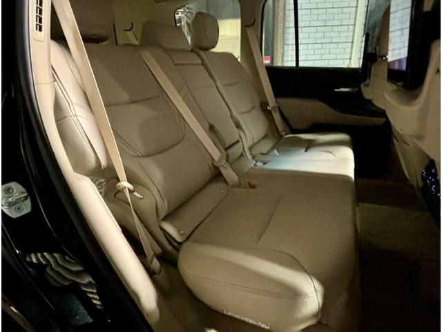 Toyota LAND CRUISER 2023-06 182941-10