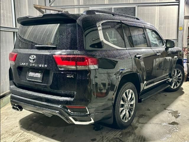 Toyota LAND CRUISER 2023-06 182941-1