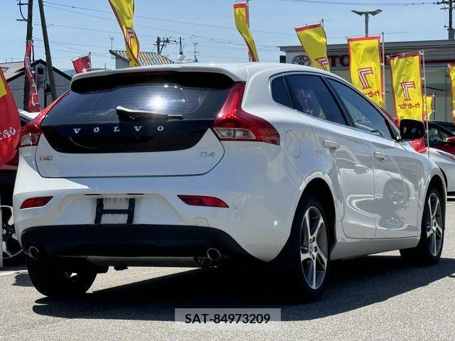 Volvo V40 2016-02 340197-3