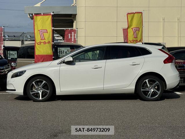 Volvo V40 2016-02 340197-5