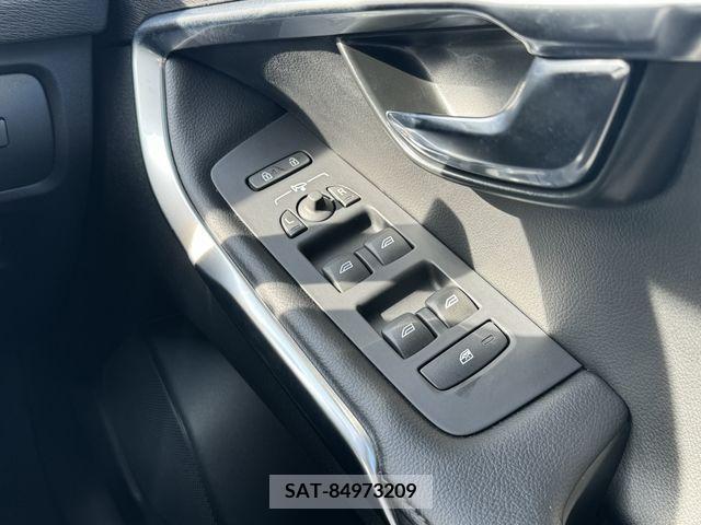 Volvo V40 2016-02 340197-17