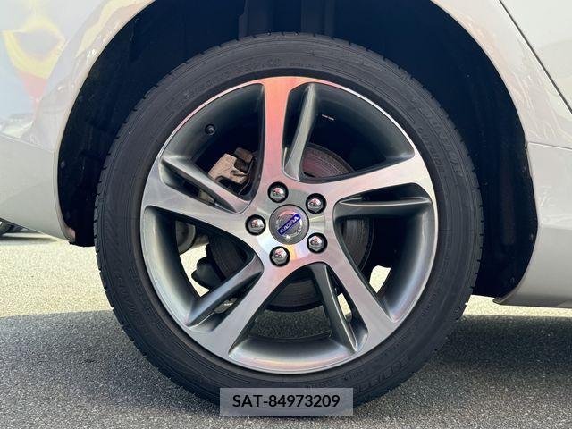 Volvo V40 2016-02 340197-28