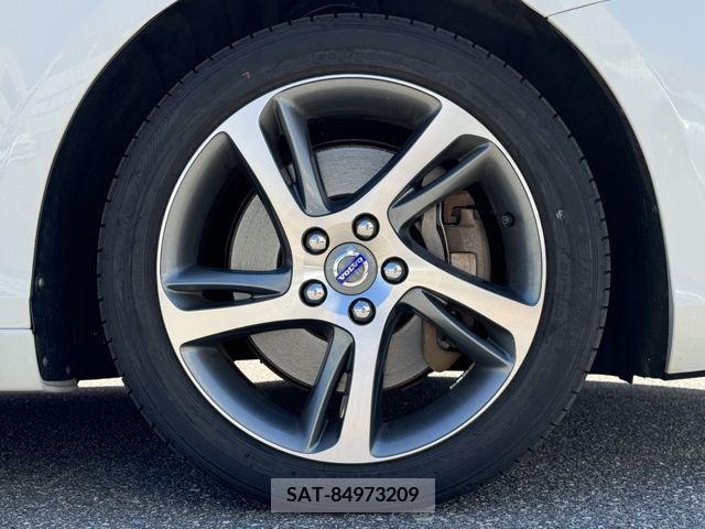 Volvo V40 2016-02 340197-27