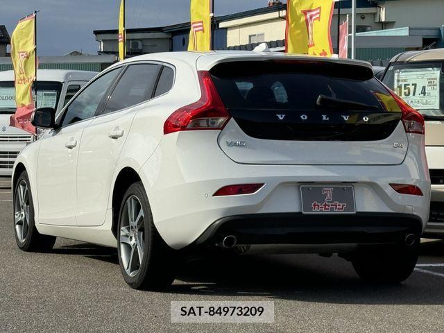 Volvo V40 2016-02 340197-4