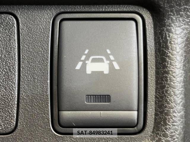 Nissan NOTE 2017-07 338522-6