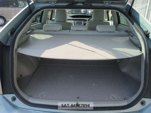 Toyota PRIUS 2013-08 281811-7