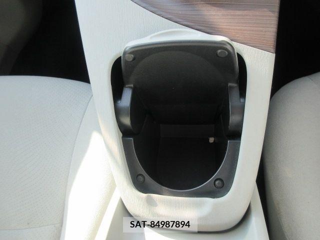 Toyota PRIUS 2013-08 281811-12