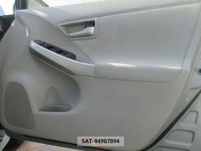 Toyota PRIUS 2013-08 281811-10
