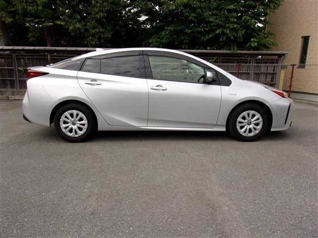 Toyota PRIUS 2019-09 3115-6