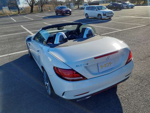 Mercedes Benz SLC 2017-07 1586-11