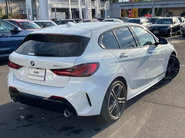 Bmw 1 SERIES 2021-08 15657-7