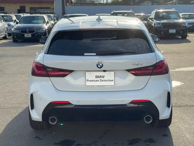 Bmw 1 SERIES 2021-08 15657-9