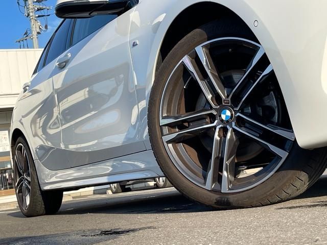 Bmw 1 SERIES 2021-08 15657-12