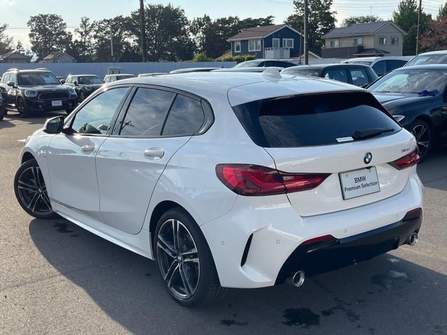 Bmw 1 SERIES 2021-08 15657-2