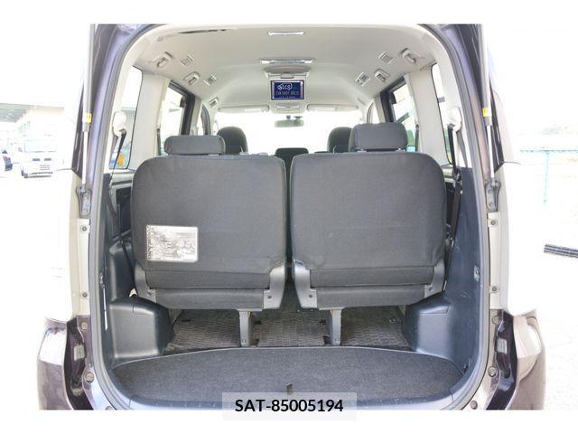 Toyota VOXY 2011-02 247631-20