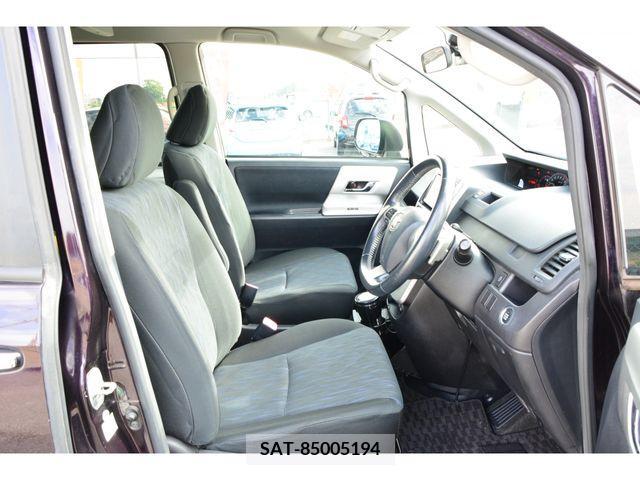 Toyota VOXY 2011-02 247631-5