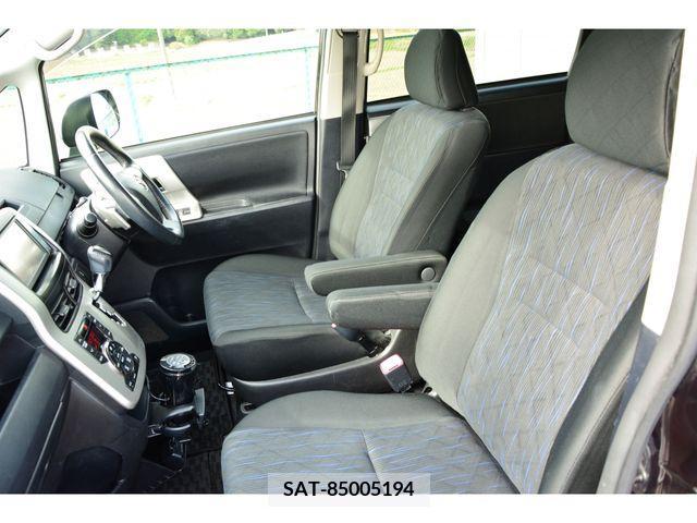 Toyota VOXY 2011-02 247631-14